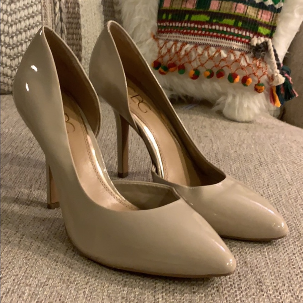 BCBG nude heels